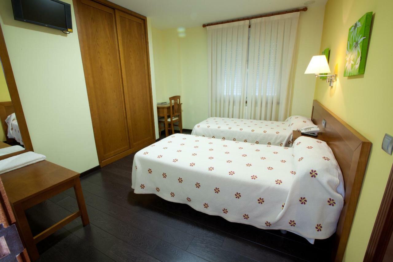 Hotel Terranova Oza de los Ríos Zewnętrze zdjęcie