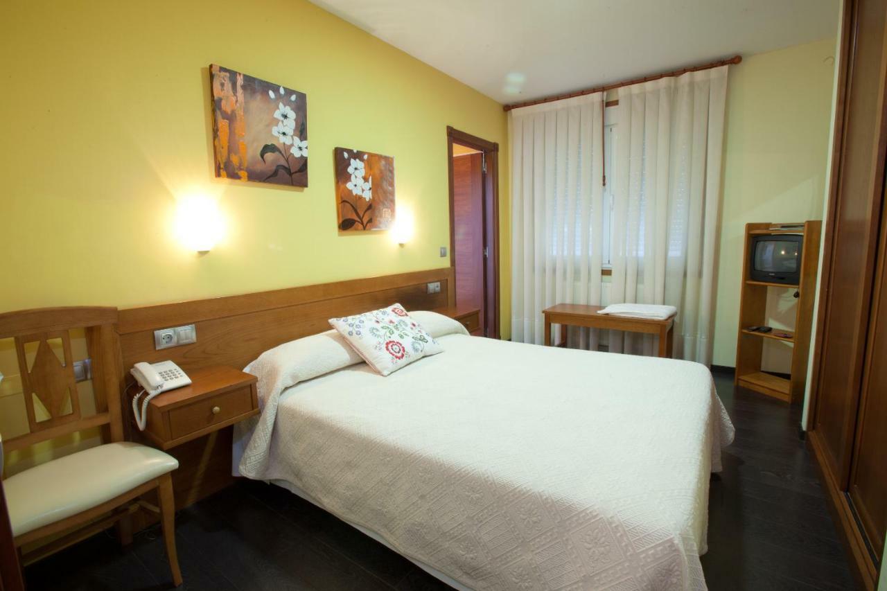 Hotel Terranova Oza de los Ríos Zewnętrze zdjęcie