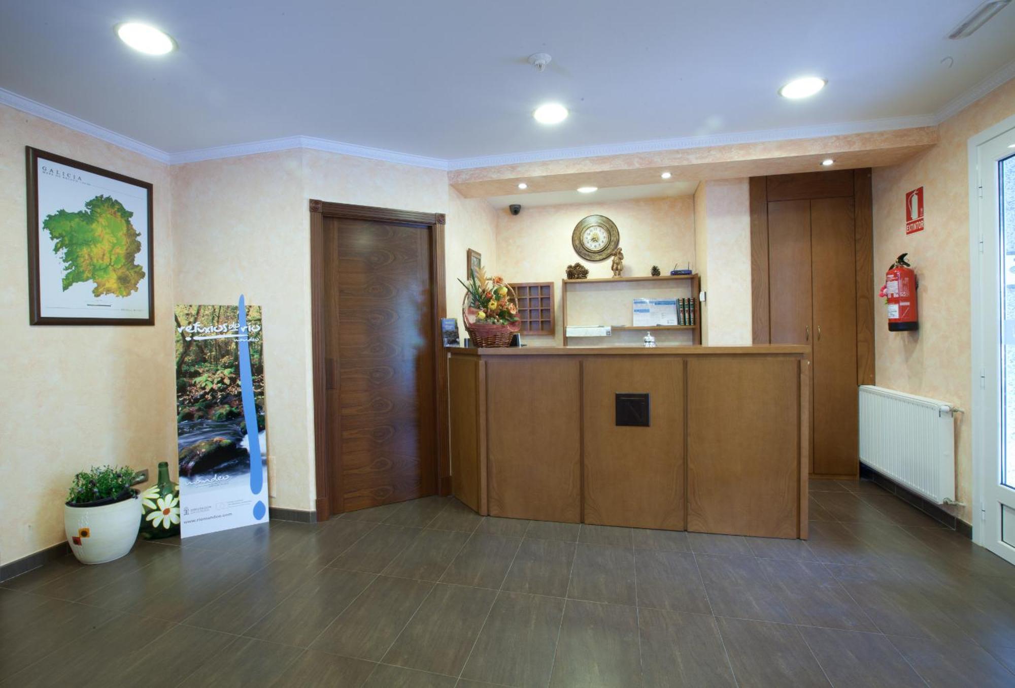 Hotel Terranova Oza de los Ríos Zewnętrze zdjęcie