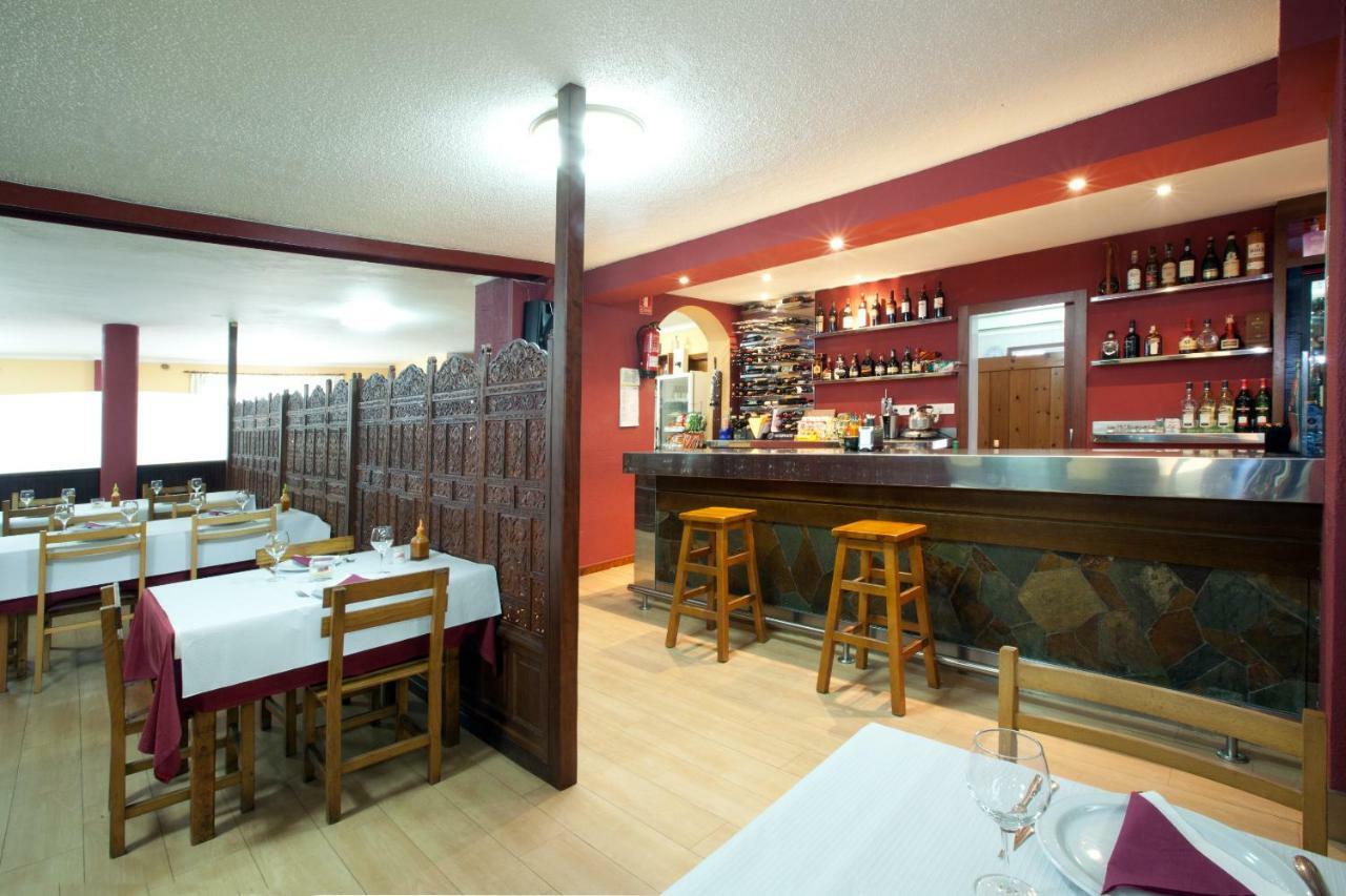 Hotel Terranova Oza de los Ríos Zewnętrze zdjęcie